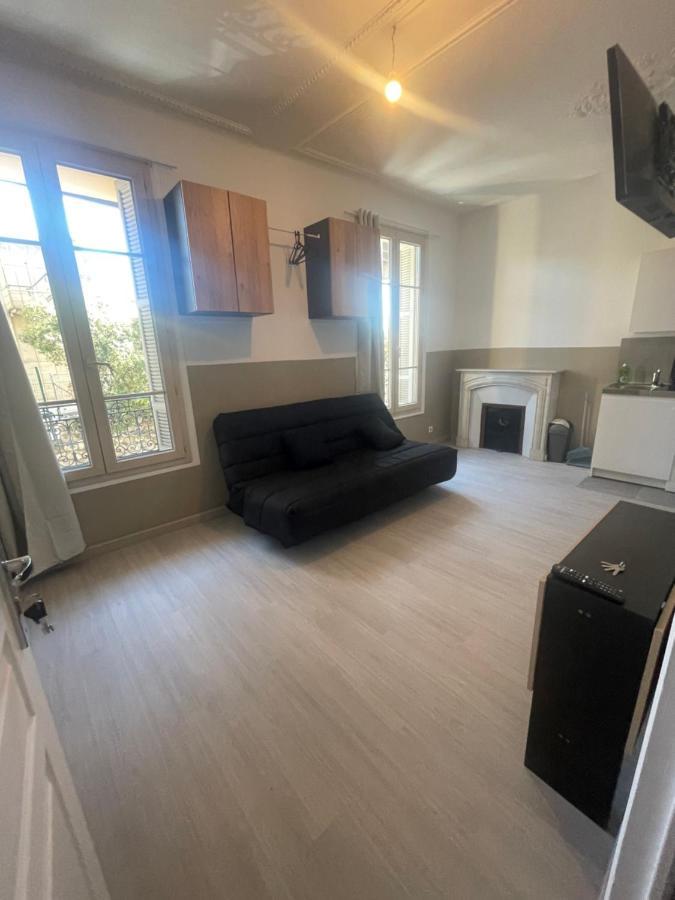Petits Studios Tout Equipees Gare Nice Exterior foto