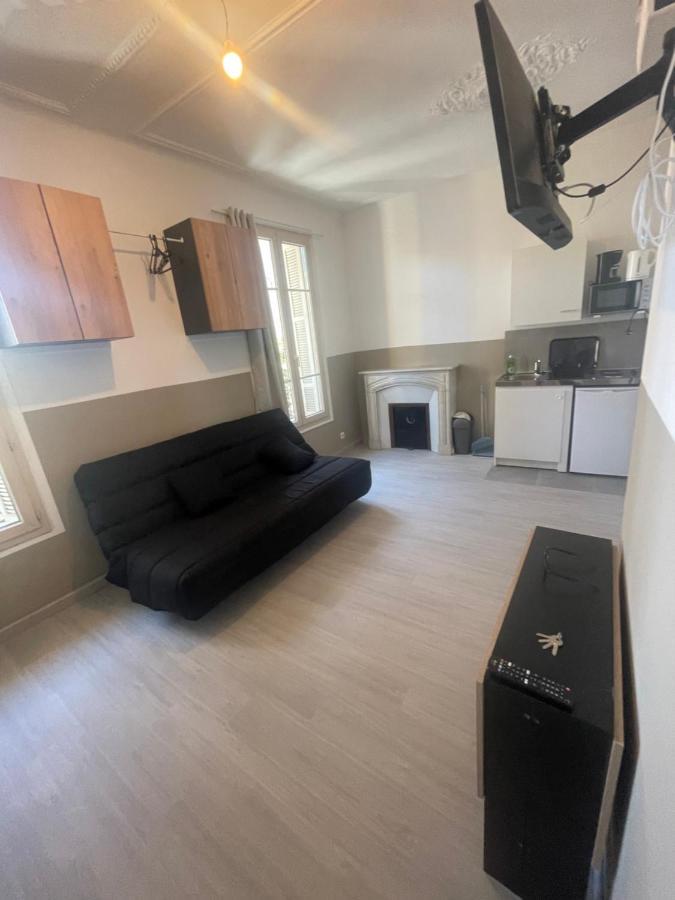 Petits Studios Tout Equipees Gare Nice Exterior foto